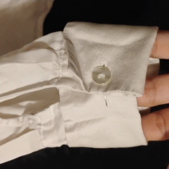 White silk blouse - no tags. - Picture 3 of 4